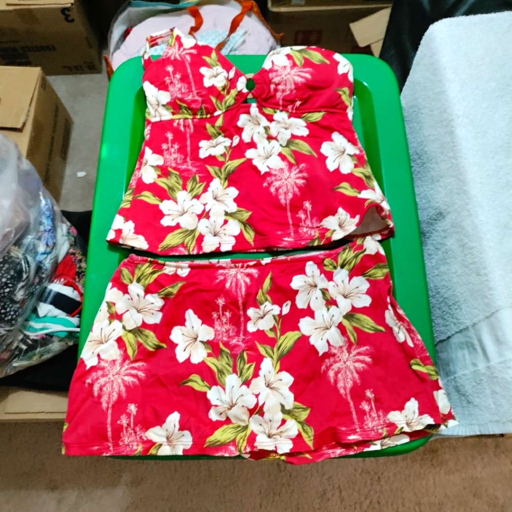 ISLAND ESCAPE TANKINI SZ 8
